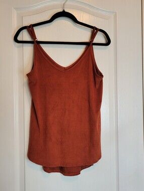 Shyanne Rust Sleeveless V-Neck Camisole Tank With Double Straps Ladies Medium.